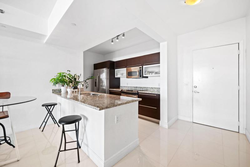  Condo & Townhome Photos