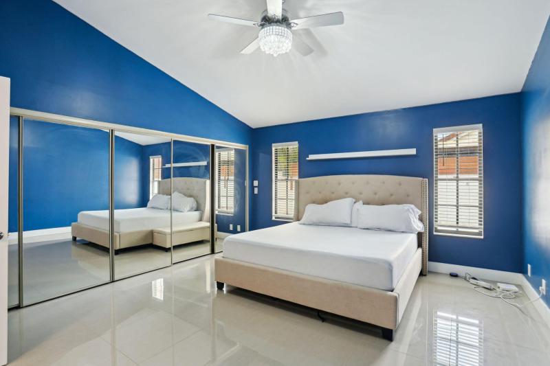  Single Family Homes Photo 15:  Deerfield Beach,  FL 33442