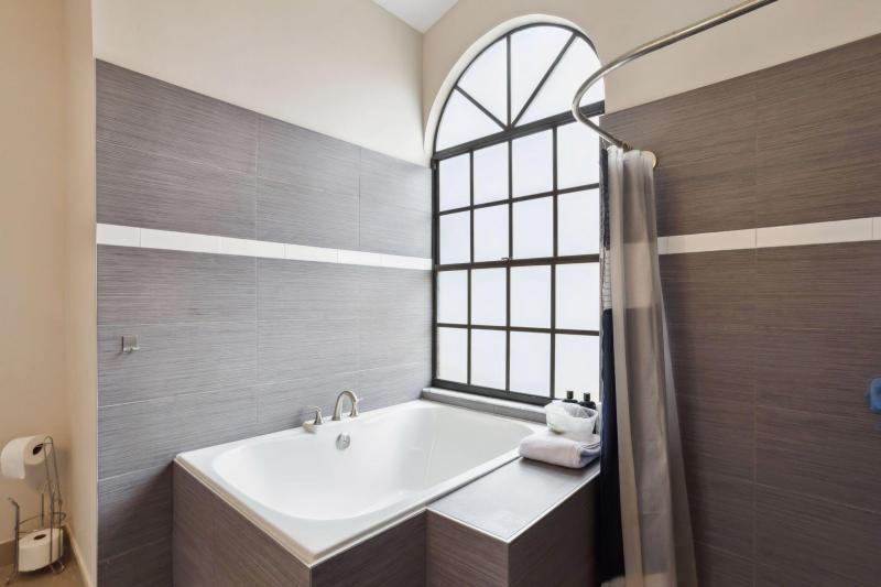  Single Family Homes Photo 18:  Deerfield Beach,  FL 33442