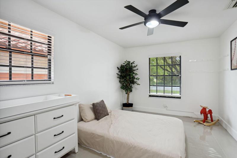  Single Family Homes Photo 22:  Deerfield Beach,  FL 33442