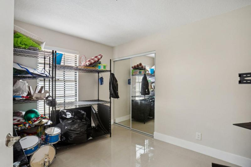  Single Family Homes Photo 24:  Deerfield Beach,  FL 33442