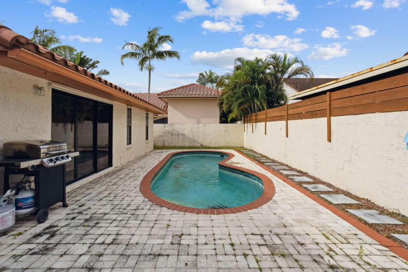  Single Family Homes Photo 30:  Deerfield Beach,  FL 33442