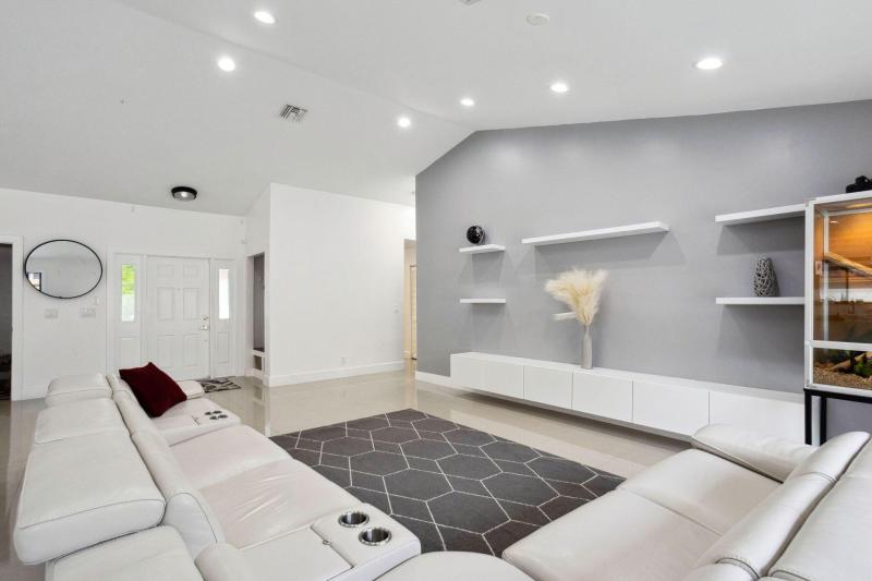  Single Family Homes Photo 4:  Deerfield Beach,  FL 33442