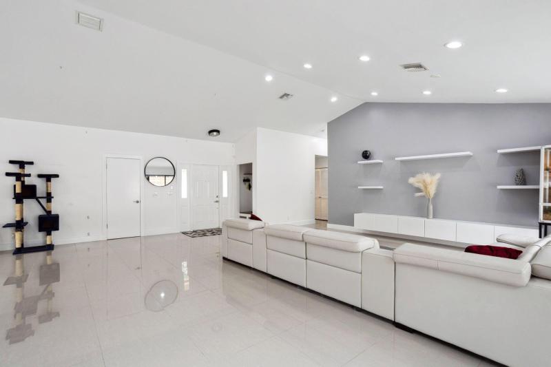  Single Family Homes Photo 5:  Deerfield Beach,  FL 33442