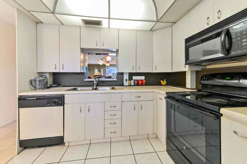  Condo & Townhome Photos