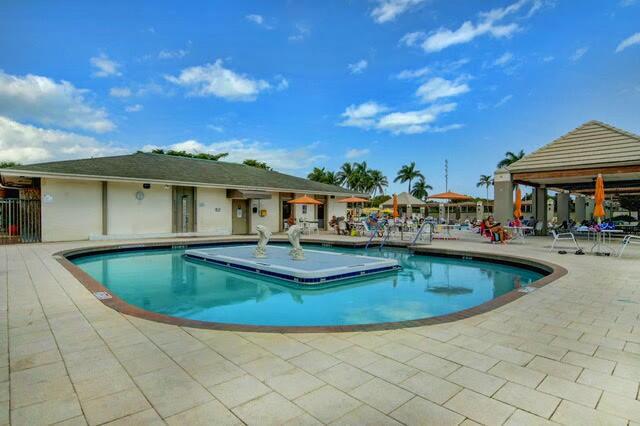  Condo & Townhome Photos