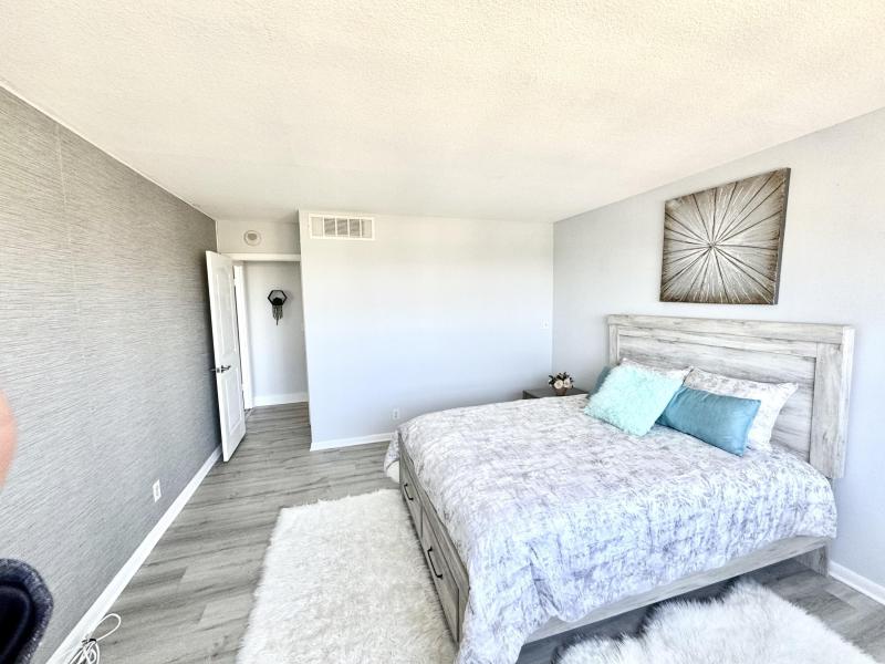 Condo & Townhome Photos