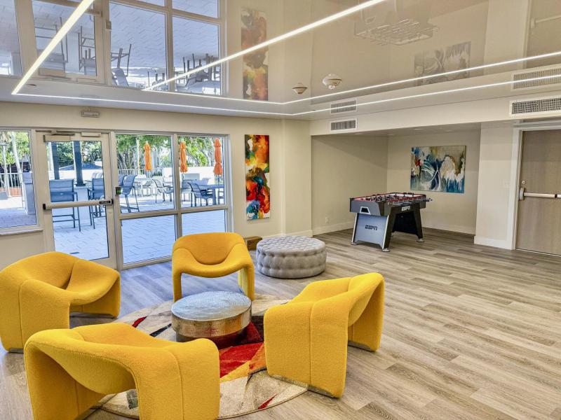  Condo & Townhome Photos