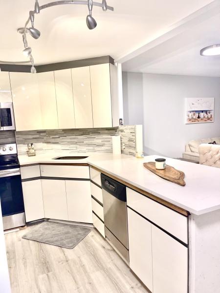  Condo & Townhome Photos