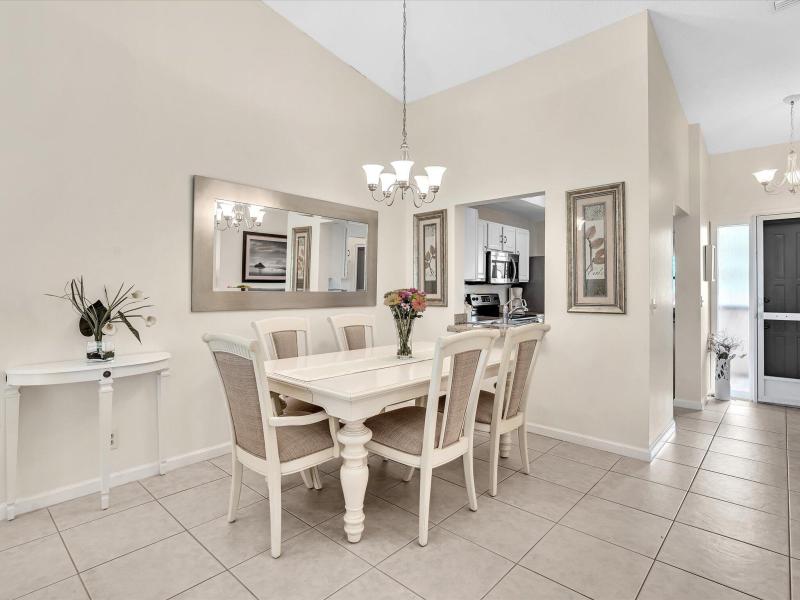 Condo & Townhome Photos