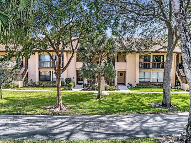  Condo & Townhome Photos