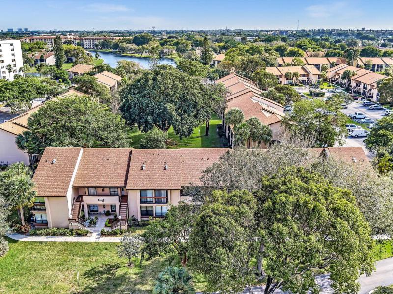  Condo & Townhome Photos