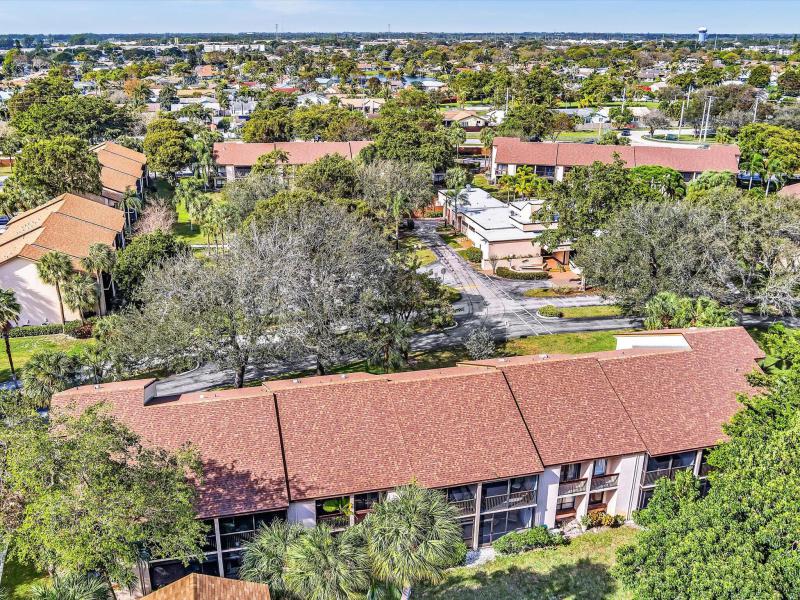  Condo & Townhome Photos