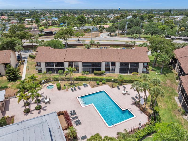  Condo & Townhome Photos