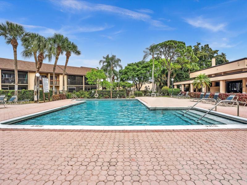  Condo & Townhome Photos