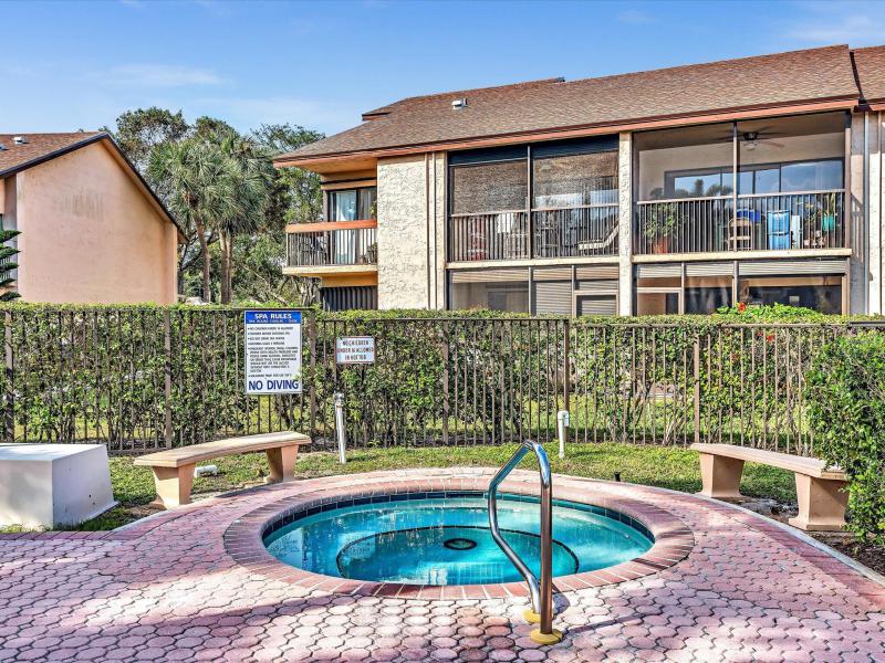  Condo & Townhome Photos