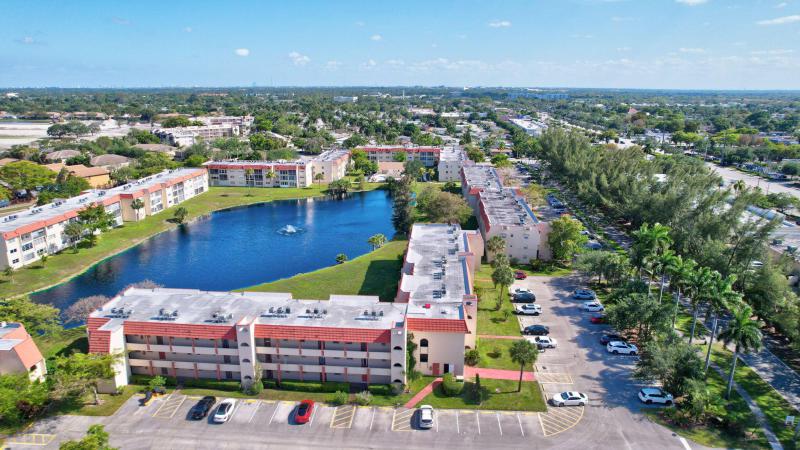  Condo & Townhome Photos
