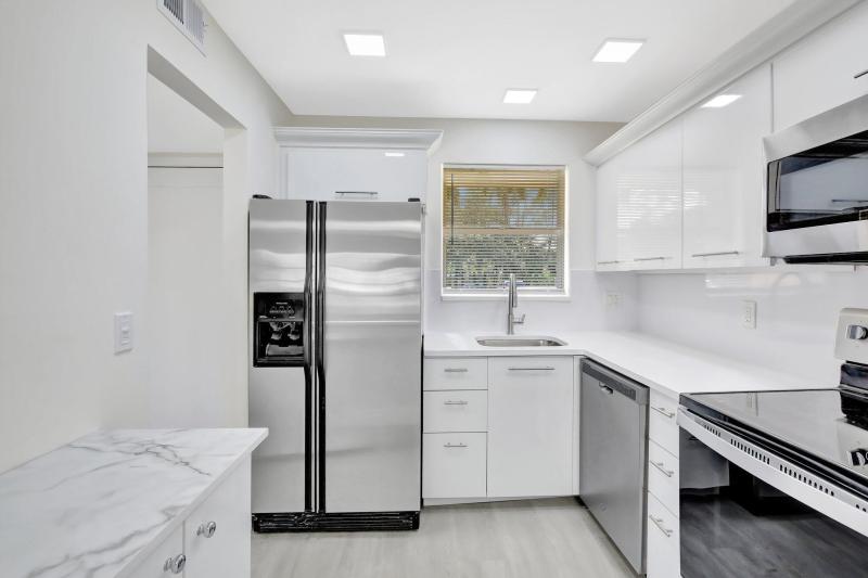  Condo & Townhome Photos