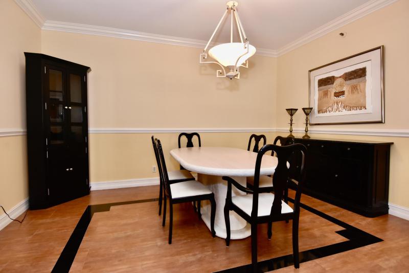  Condo & Townhome Photos