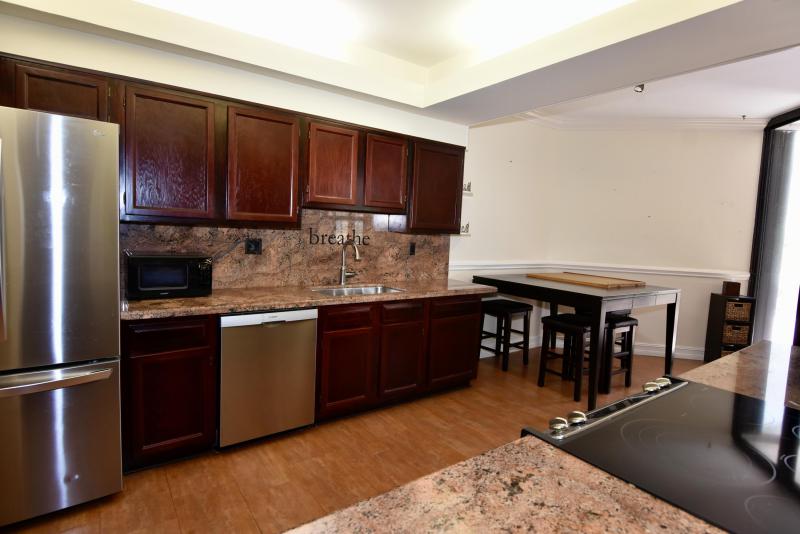  Condo & Townhome Photos