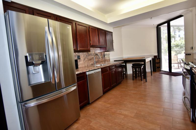  Condo & Townhome Photos