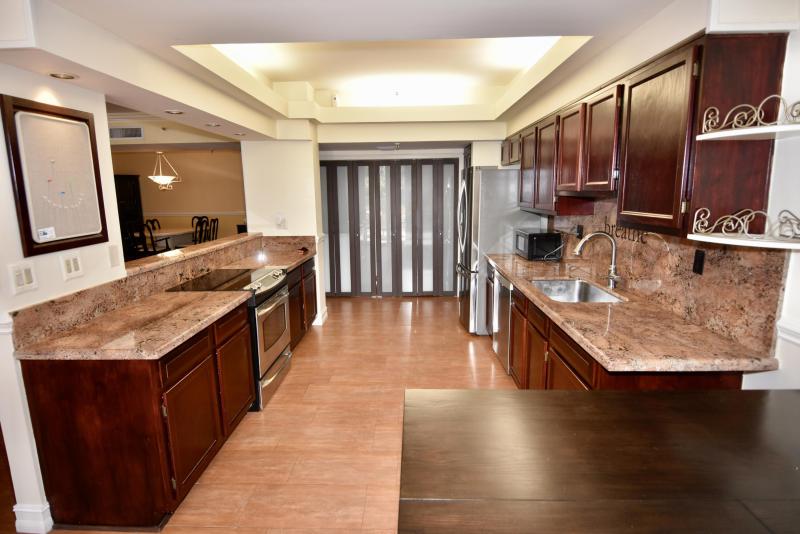  Condo & Townhome Photos