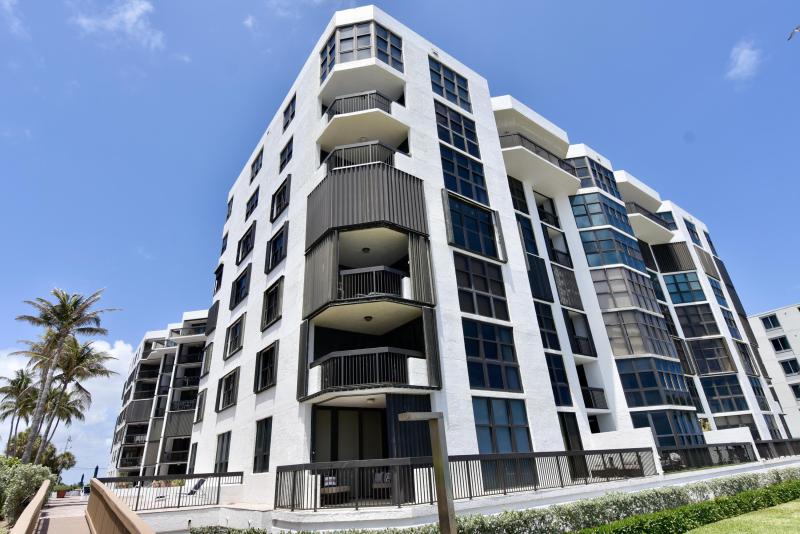  Condo & Townhome Photos