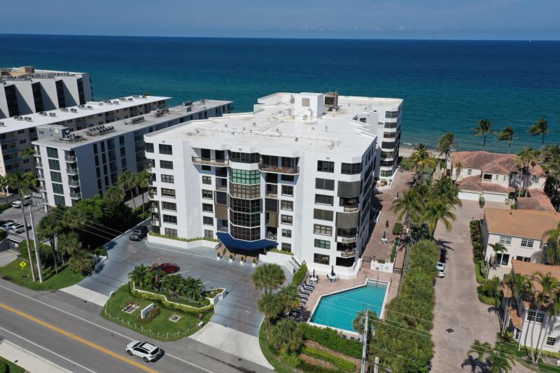  Condo & Townhome Photos