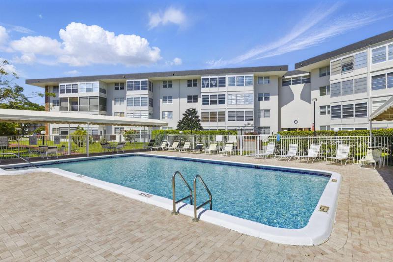  Condo & Townhome Photos
