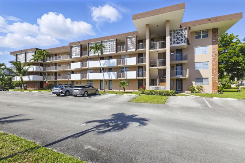  Condo & Townhome Photos