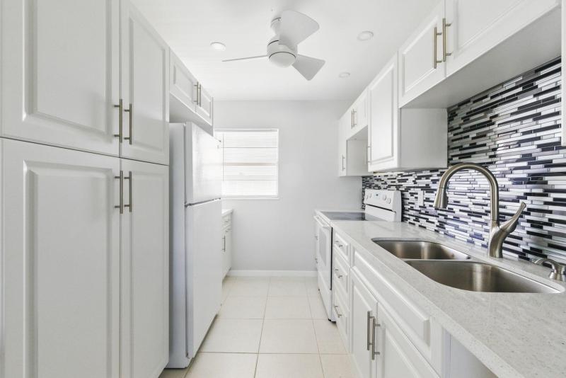  Condo & Townhome Photos