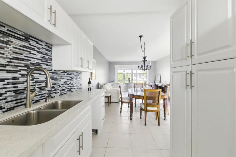  Condo & Townhome Photos