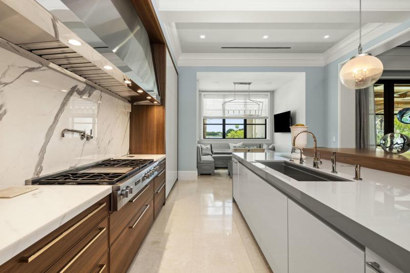  Single Family Homes Photo 12:  Delray Beach,  FL 33446