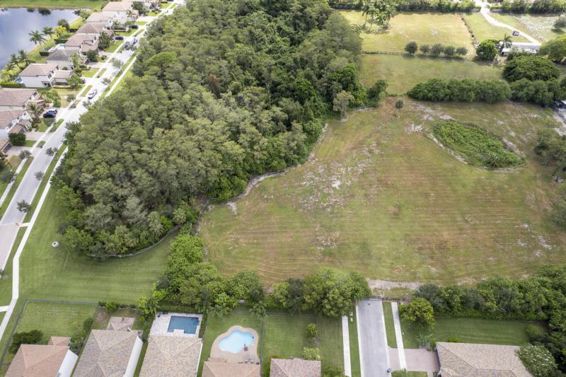  Commercial & Industrial Land Images 