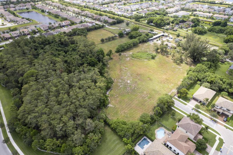  Commercial & Industrial Land Images 