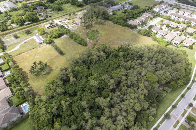  Commercial & Industrial Land Images 