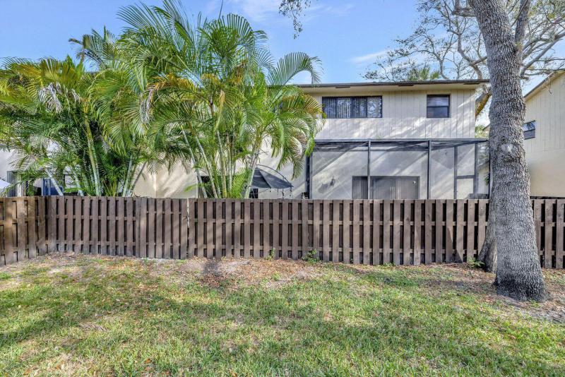  Condo & Townhome Photos
