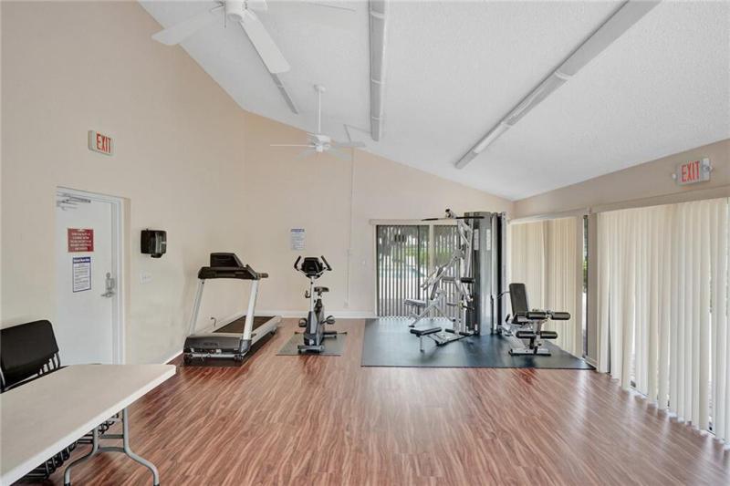  Condo & Townhome Photos