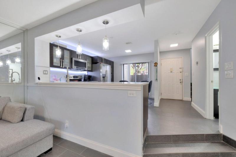  Condo & Townhome Photos
