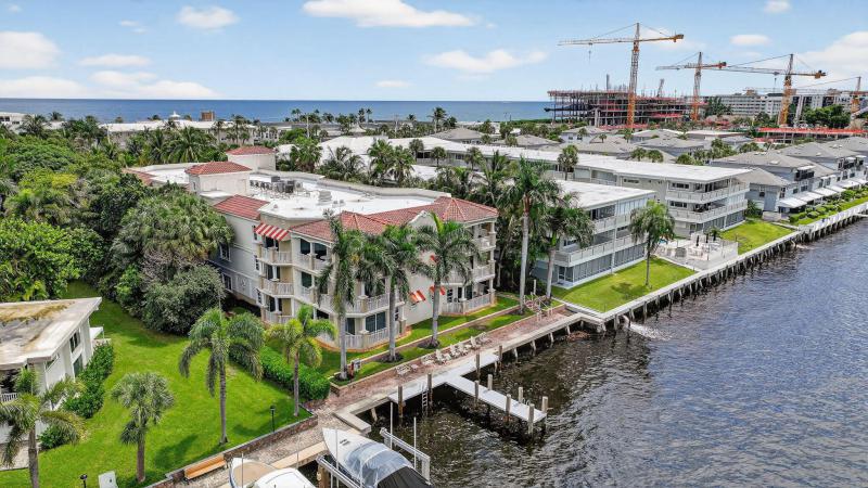  Condo & Townhome Photos