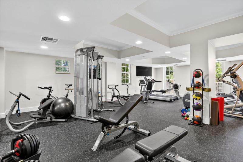  Condo & Townhome Photos