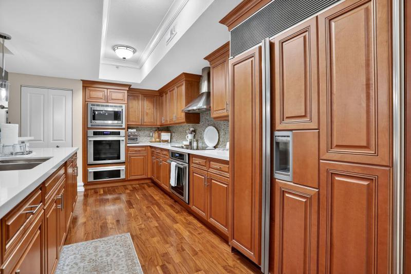  Condo & Townhome Photos