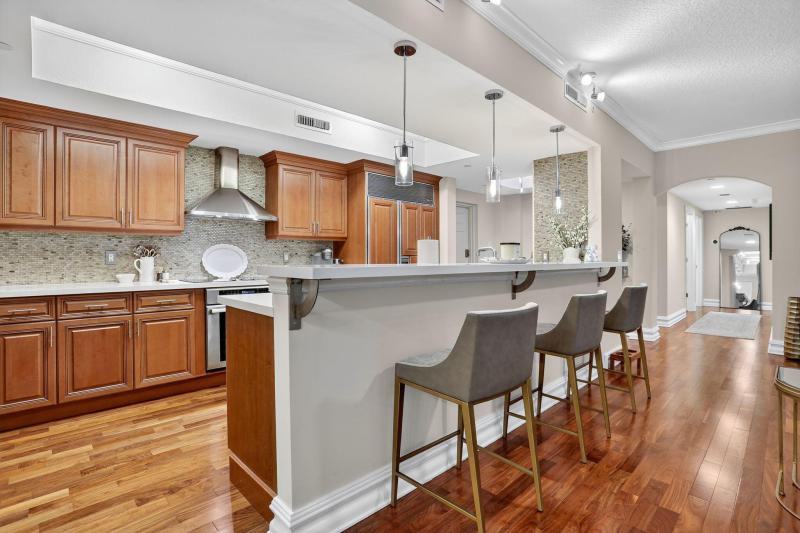  Condo & Townhome Photos