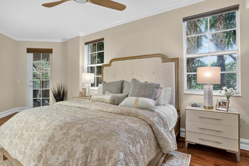  Condo & Townhome Photos