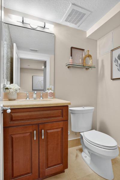  Condo & Townhome Photos