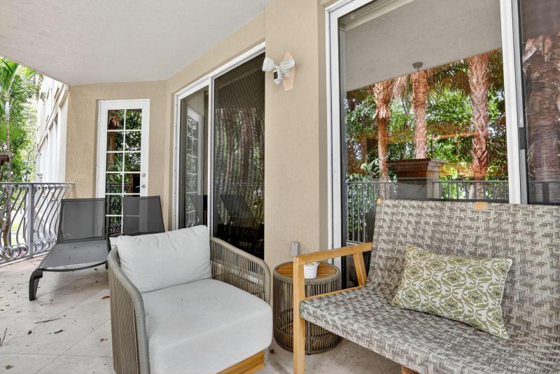  Condo & Townhome Photos