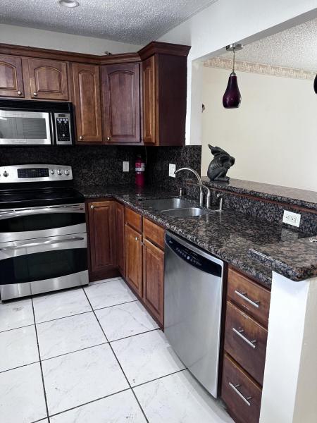  Condo & Townhome Photos