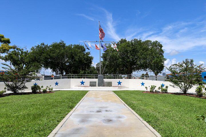  Commercial & Industrial Land Images 