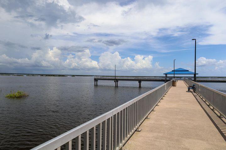  Commercial & Industrial Land Images 