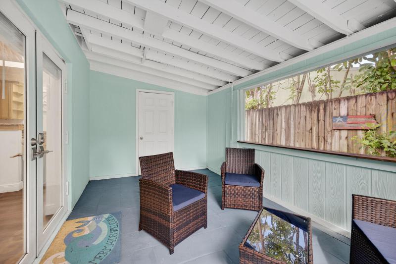 Duplex, Triplex and Fourplex Images